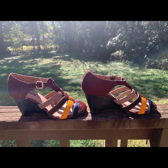 NWOT Cowhide Multi-Strap Wedge Heels - Picture 8 of 12